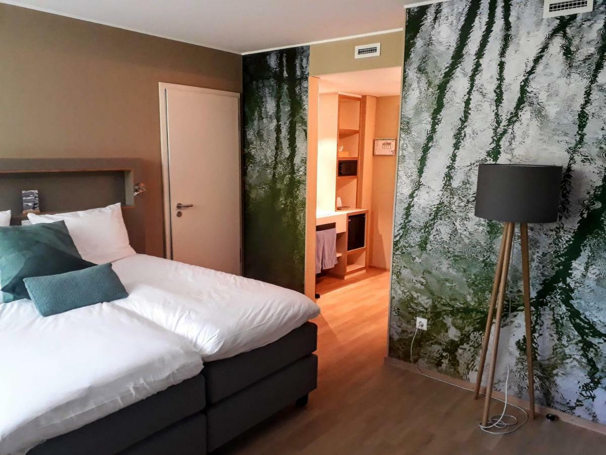 Hotel Péitche Lauer Useldange Esterno foto
